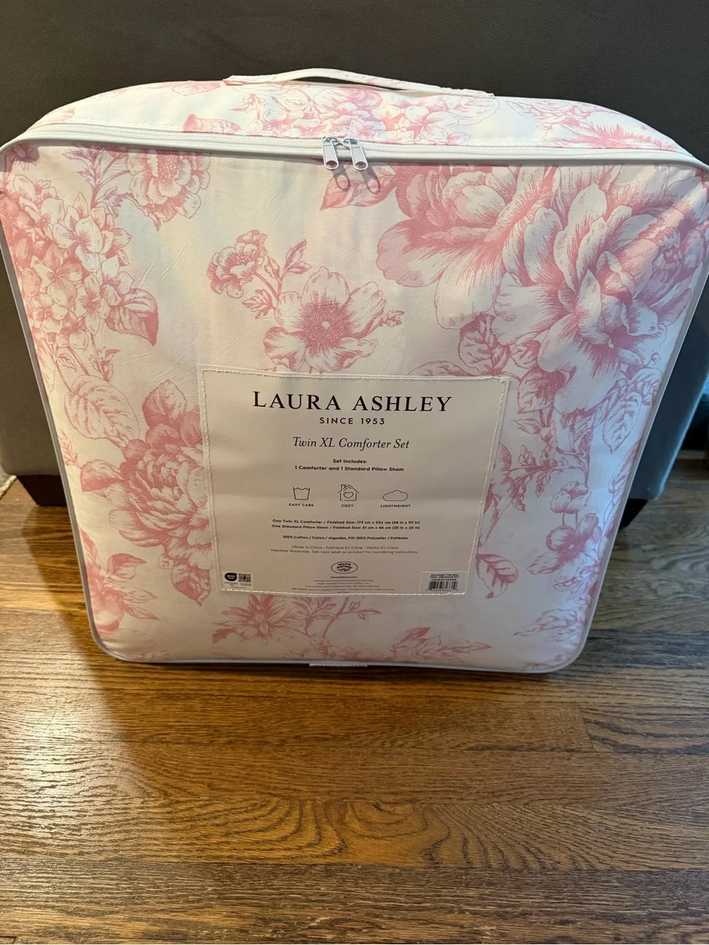 NIB Laura Ashley Twin XL Delphine Pink Reversible Floral Cotton Comforter Set